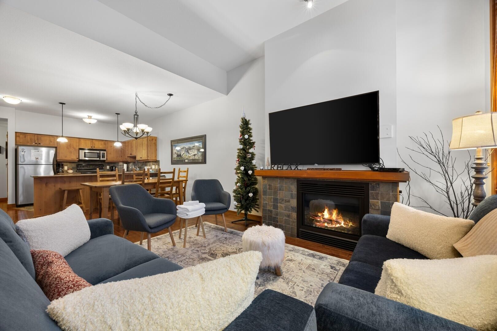 Condo, 2 Bedrooms | Living area