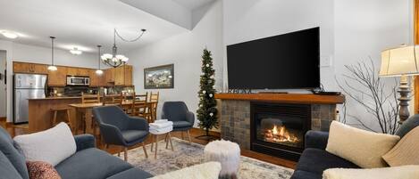 Condo, 2 Bedrooms | Living area