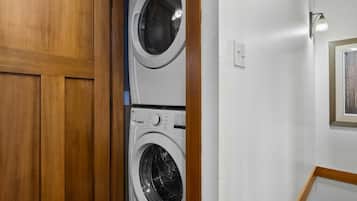 Condo, 2 Bedrooms | Interior