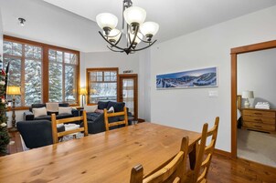 Condo, 2 Bedrooms | Dining