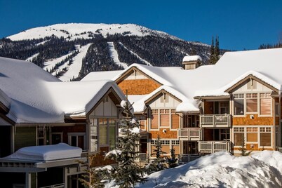 Settlers Crossing #29 By Bear Country