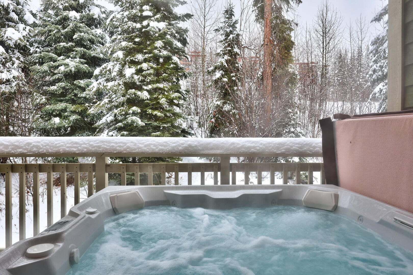 مغطس سبا خارجي