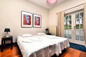 6 dormitoris, planxa i posts de planxar i wifi 