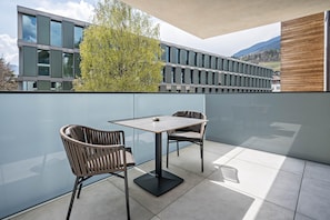 Outdoor dining - Modern Apartment "Nice 4" with Balcony in the Center of Bressanone/Brixen (Brixen)