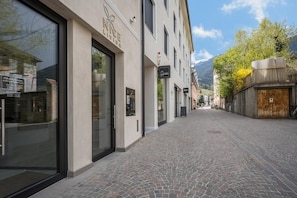Exterior detail - Modern Apartment "Nice 4" with Balcony in the Center of Bressanone/Brixen (Brixen)
