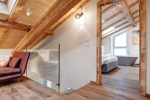 Interior - Holiday Apartment "Wellness Lodge Chicca" with Lake View, Sauna & Wi-Fi (Santa Giuliana)