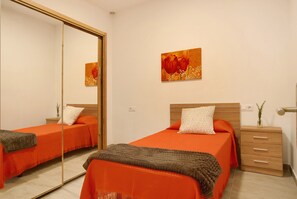 2 bedrooms, free WiFi, bed sheets, wheelchair access