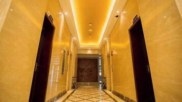 المنشأة من الداخل