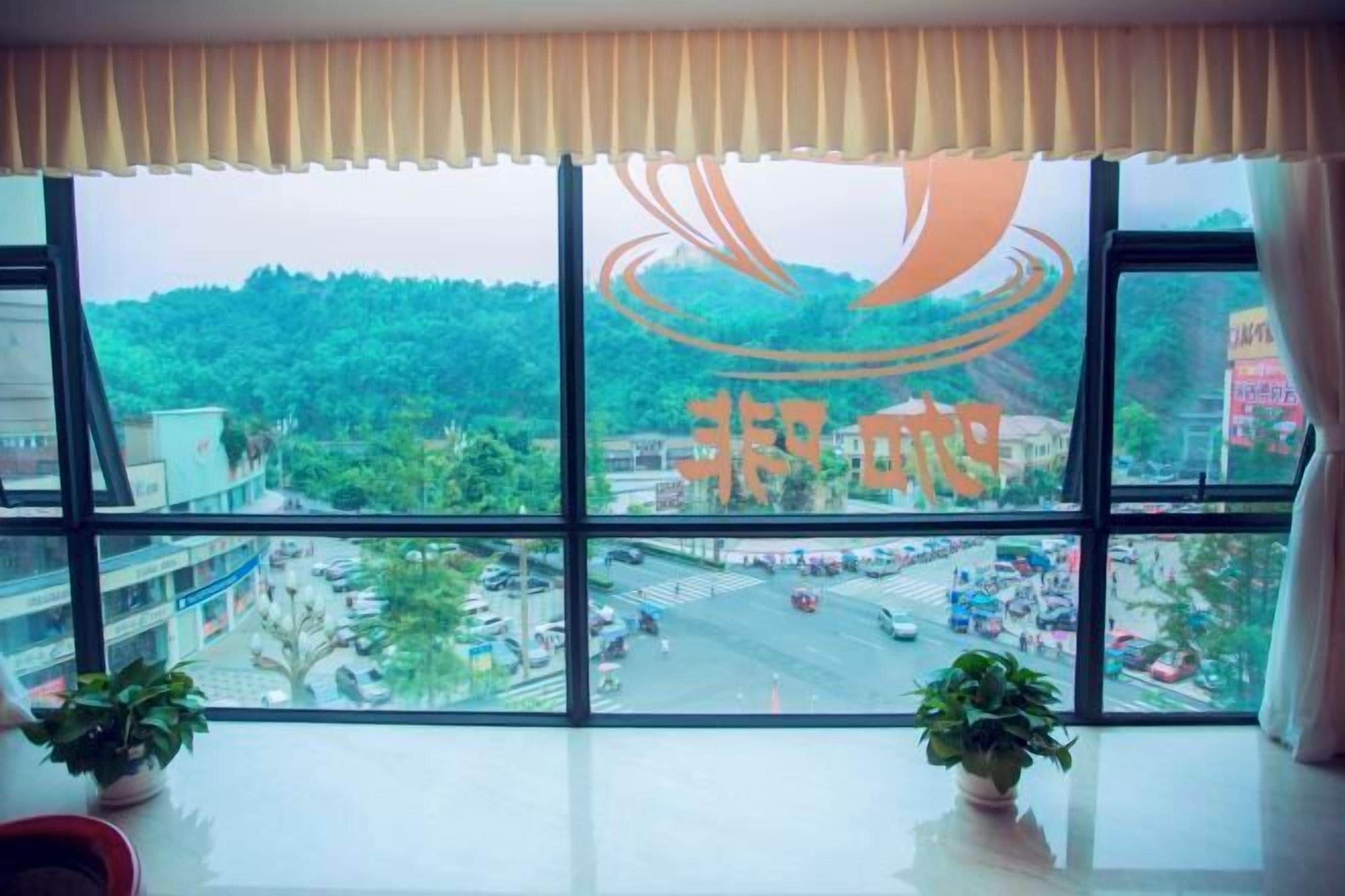 الإطلالة من المنشأة