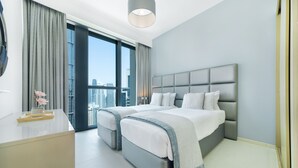3 bedrooms, in-room safe, blackout curtains, iron/ironing board - Maison Privee - Exciting Apt Downtown Dubai w/Pool Nxt 2 Dubai Mall (Dubai)