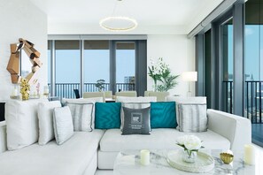 40-inch TV with satellite channels - Maison Privee - Exciting Apt Downtown Dubai w/Pool Nxt 2 Dubai Mall (Dubai)