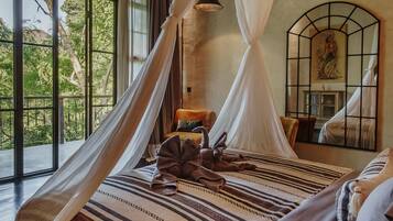 4 bedrooms, WiFi, bed sheets