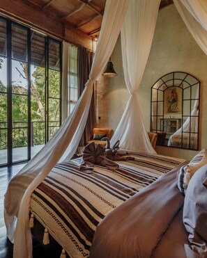 4 bedrooms, WiFi, bed sheets - Bedulu Cliff Estate Ubud - Tree Top (Ubud)