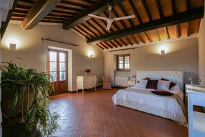 7 bedrooms, internet
