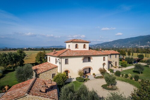Timeless Tuscan Holiday Stay