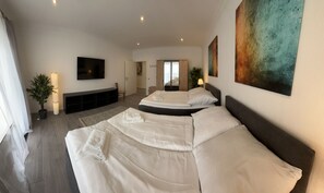 4 Schlafzimmer, Reisekinderbett, WLAN, Bettwäsche