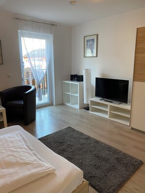 1 bedroom, iron/ironing board, free WiFi, bed sheets - Casa Alexandra App 350 Holiday apartment (Sandhausen)