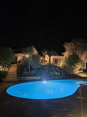 Piscine extérieure, piscine chauffée