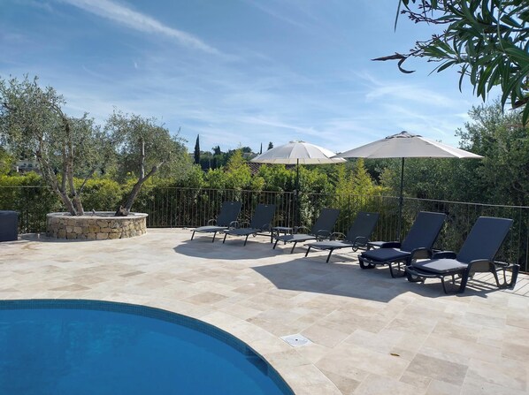 Piscine extérieure, piscine chauffée