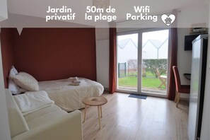 Fer et planche à repasser, Wi-Fi, draps fournis