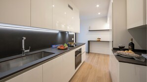 Coffee/tea maker, fridge, microwave, oven - Boutique Apartment 6 (Lugano)