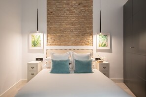 Cofres nos quartos, cortinas blackout, quartos à prova de som
