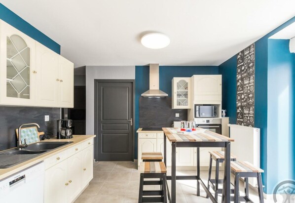 Fridge, microwave, dishwasher