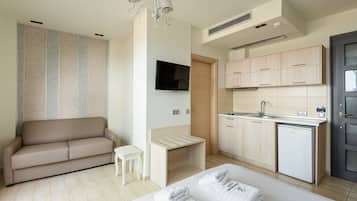 Individually decorated, free cots/infant beds, free WiFi, bed sheets