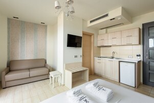 Decoración personalizada, cunas gratuitas, wifi gratis y ropa de cama 