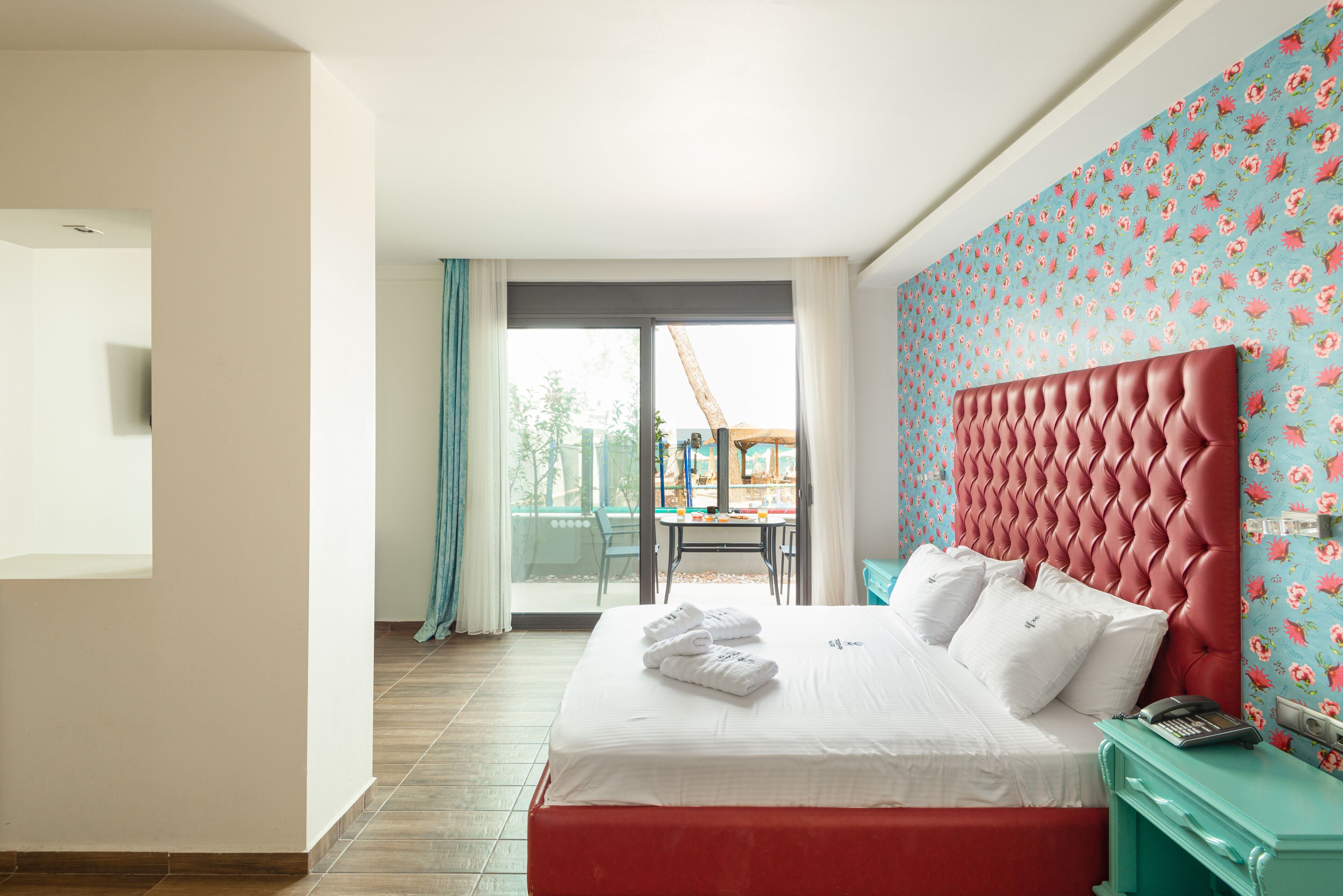 Individually decorated, free cots/infant beds, free WiFi, bed sheets