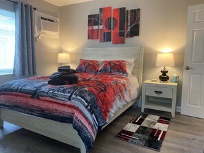 1 bedroom, iron/ironing board, travel crib, free WiFi - #B: Close to Beach, Las Olas Blvd, and FLL Airport (Fort Lauderdale)