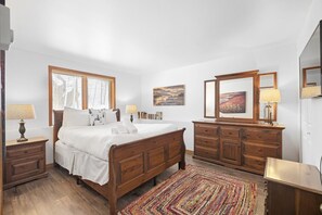 2 habitaciones, escritorio, tabla de planchar con plancha y wifi gratis 