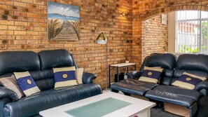 Fernseher, Stereoanlage