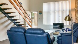 Fernseher, Stereoanlage