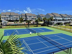 Sports court - Updated unit,gated resort,2 pools/playground.Beach chairs+ cart.Ez walk to beach (Port Saint Joe)