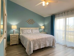 3 bedrooms, iron/ironing board, free WiFi, bed sheets - Updated unit,gated resort,2 pools/playground.Beach chairs+ cart.Ez walk to beach (Port Saint Joe)