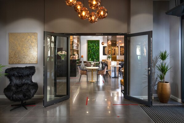 Lobby - XERION HOTEL (Kraków)