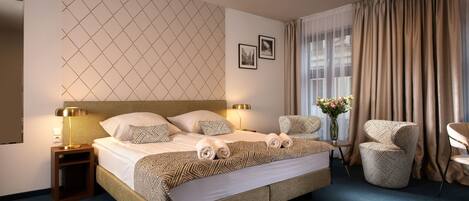 Chambre Supérieure Double ou avec lits jumeaux | Coffres-forts dans les chambres, bureau