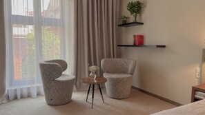 Comfort Room | In-room safe, desk, laptop workspace, blackout drapes - XERION HOTEL (Kraków)