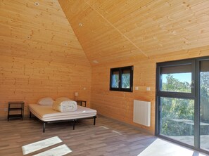 3 bedrooms, iron/ironing board