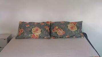 4 bedrooms, desk, iron/ironing board, free WiFi