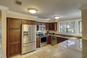 Kühlschrank, Mikrowelle, Geschirrspüler