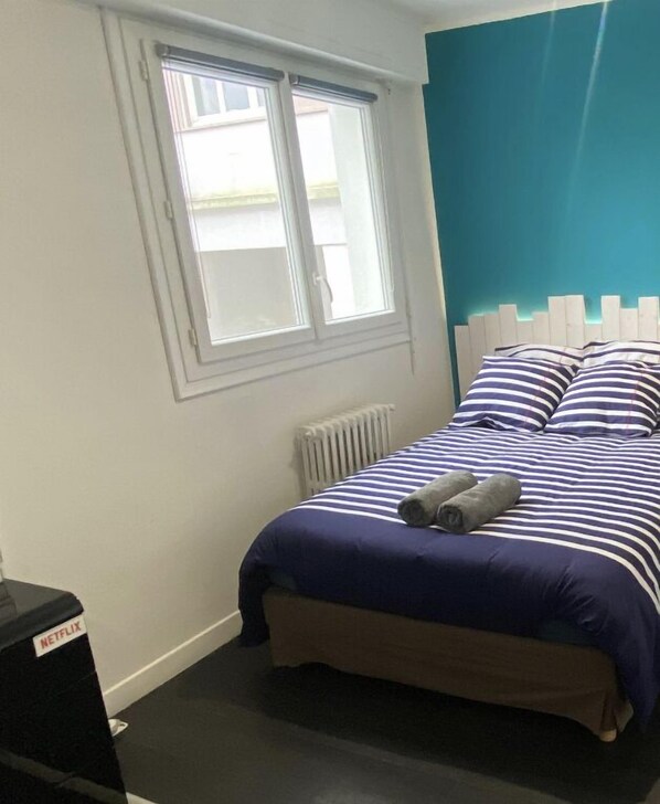 1 bedroom, iron/ironing board, travel cot, free WiFi