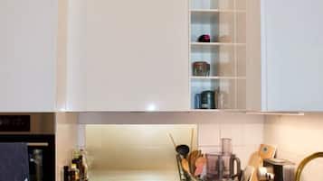 Nhà cơ bản, 1 giường cỡ king | Bếp riêng | Tủ lạnh, lò nướng, bếp nấu, máy rửa bát