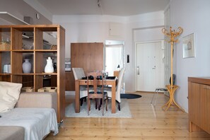 City Room | Living area - Charming 1BR City apartment in Yrjönkatu (Helsinki)