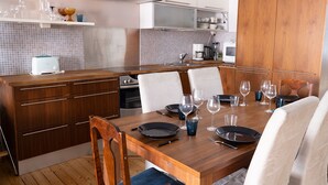 Private kitchen - Charming 1BR City apartment in Yrjönkatu (Helsinki)
