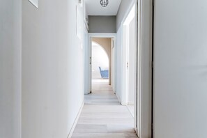 Apartamento standard | Área de estar | TV de tela plana