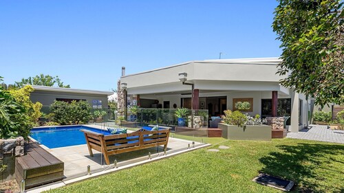 The Doggy Beach House -  with Heated Pool in Pottsville
