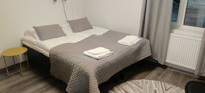 Basic Studio, 2 Twin Beds, Non Smoking, Private Bathroom | Living area