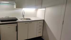 Apartemen Standar, 2 kamar tidur, Bebas Asap Rokok, kamar mandi pribadi | Wi-Fi gratis dan seprai linen